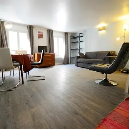 Into - De Ville Apartment *