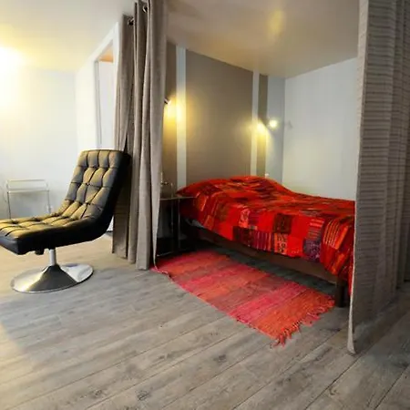 Apartment Into - De Ville *